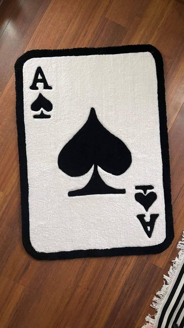 ACE CARD   HAND-TUFTED RUG