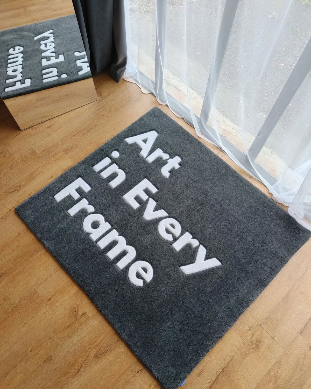 QOUTED HAND-TUFTED RUG