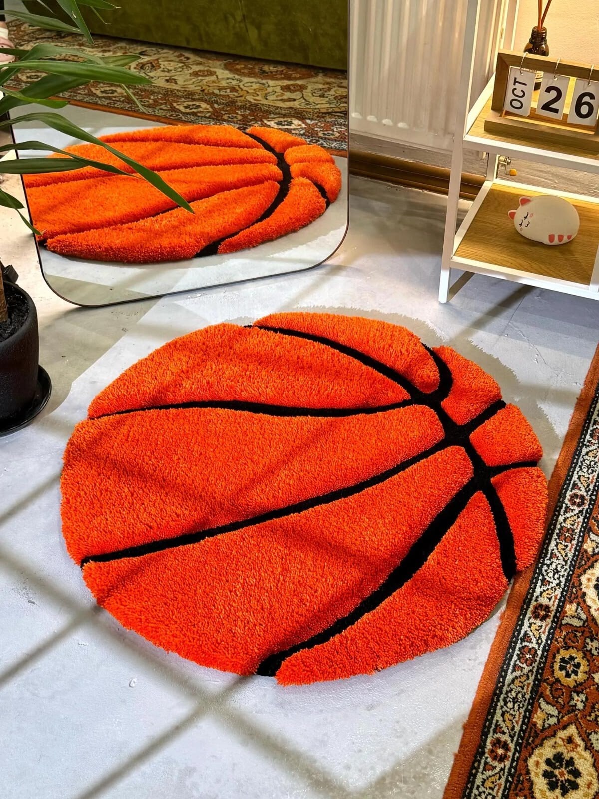 HAND-TUFTED BASKETBALL RUG