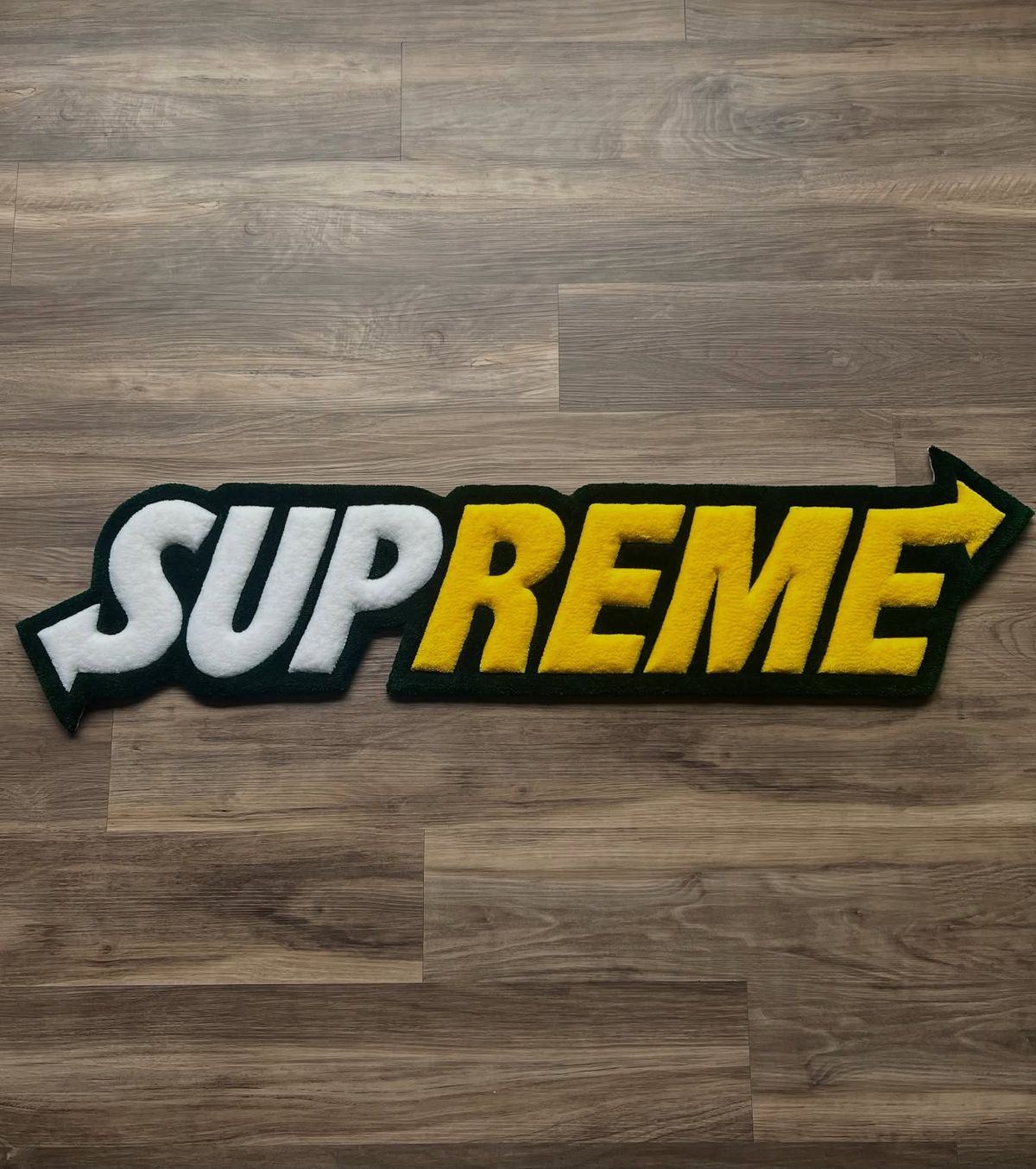 SUPREME LOGO HAND-TUFTED RUG