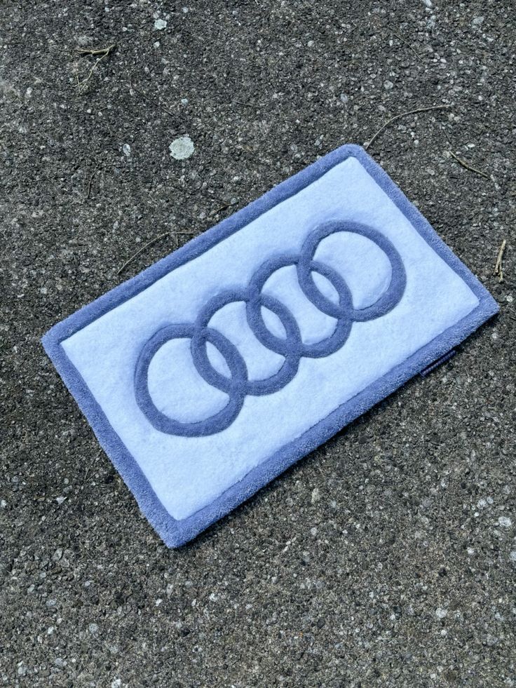 AUDI HAND-TUFTED RUG