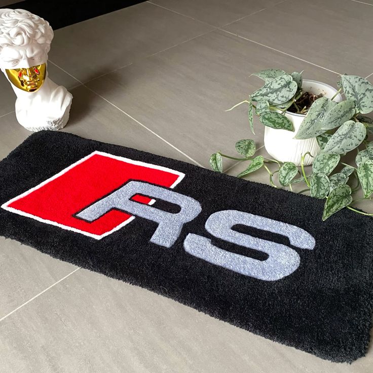 AUDI RS HAND-TUFTED RUG